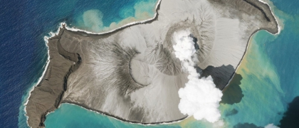 Tlakovou vlnu po erupci podmořské sopky na souostroví Tonga zaznamenaly i přístroje COMET