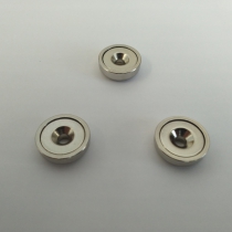 Držák pro upevnění GSM nebo CO2 Dataloggeru na magnetické povrchy